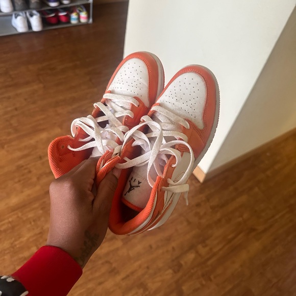 Shoes / Adidas Slides